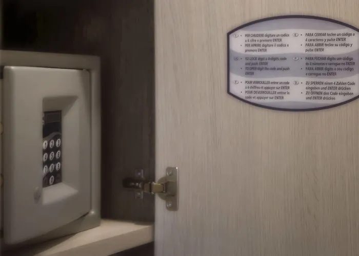 吉尔米妮酒店 酒店