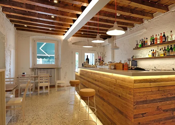 吉尔米妮酒店 2*