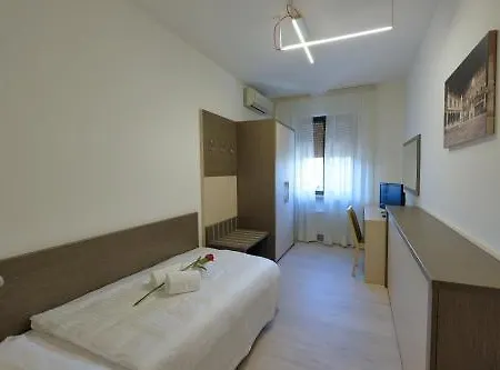 吉尔米妮酒店 酒店