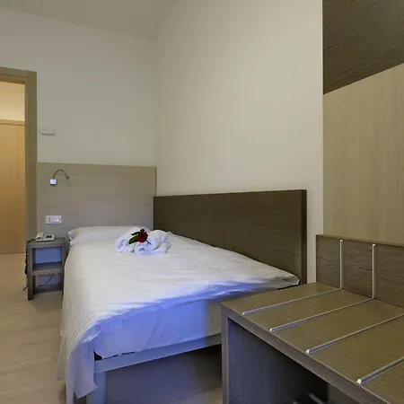 מלון Gelmini 2*